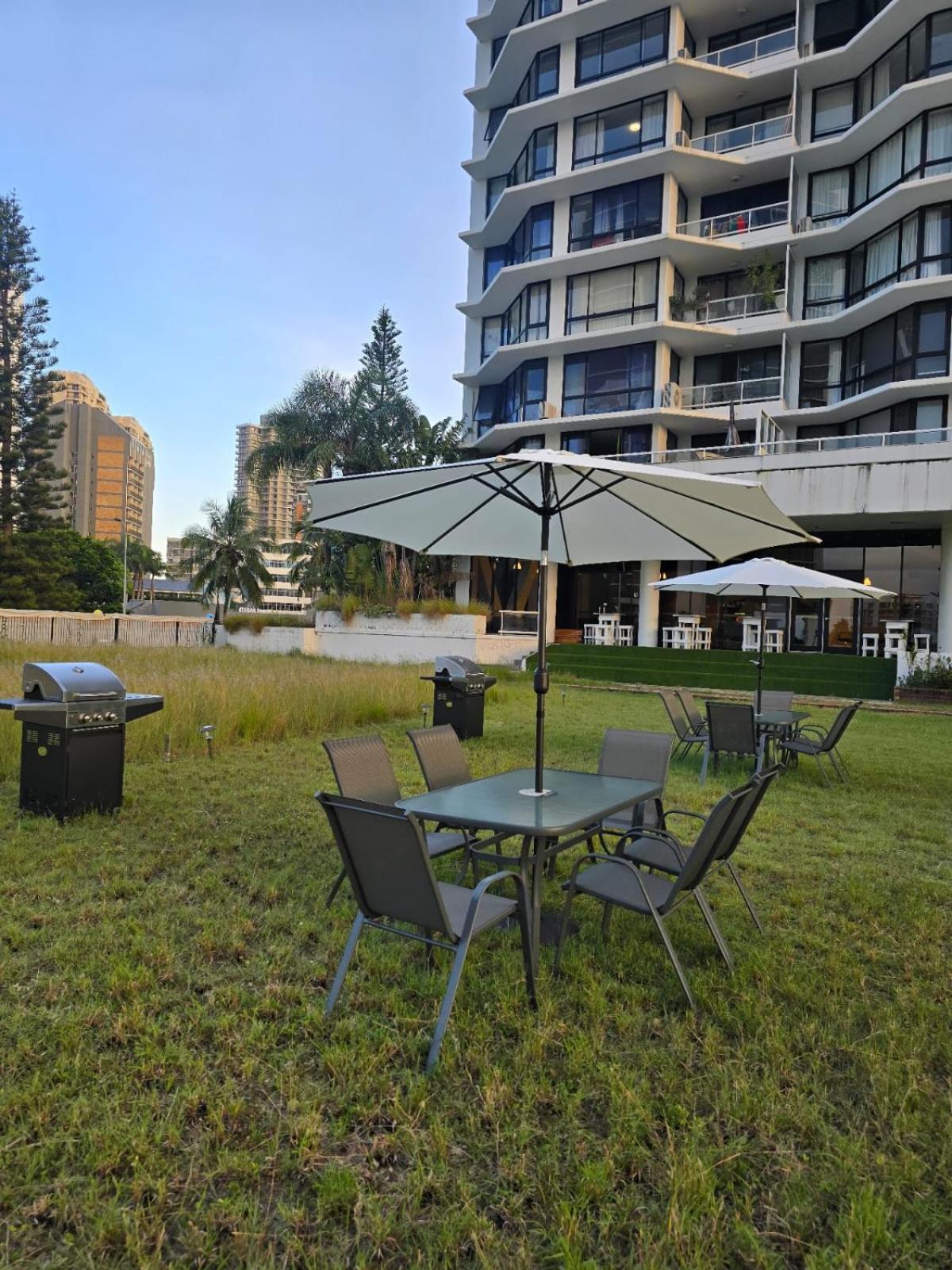 Tequila Sunrise Podstel Hostel Gold Coast Luaran gambar