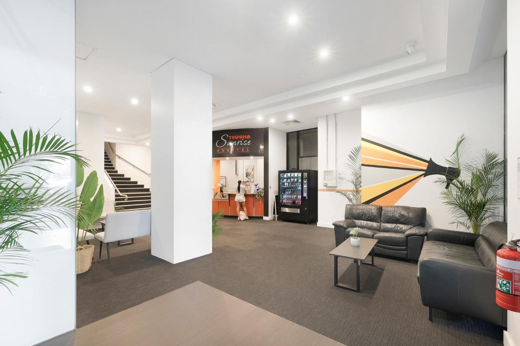 Tequila Sunrise Podstel Hostel Gold Coast Luaran gambar